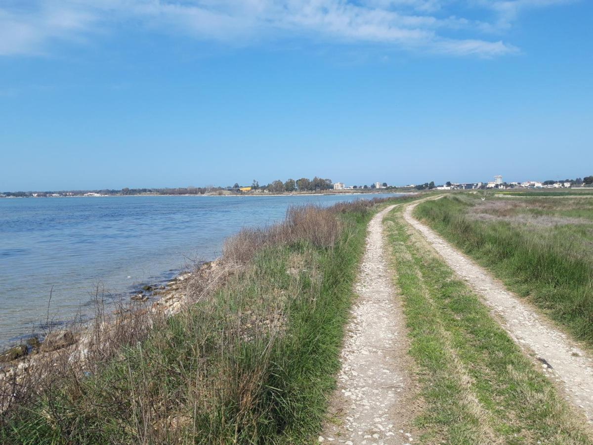 Torre del lago B&B Foce Varano Esterno foto